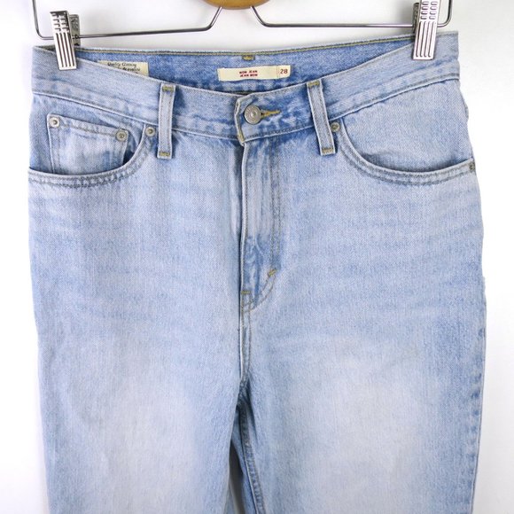 Levi's Light Wash Mom Jean Size 28 - Picture 5 of 14